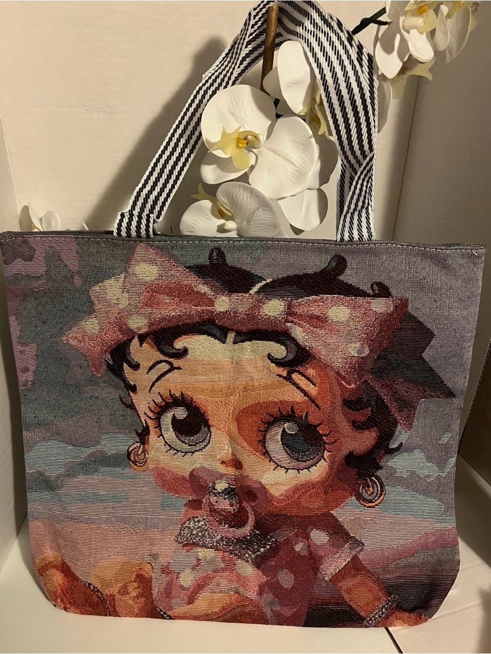Betty Boop Printed Pink Accent Tote Bag